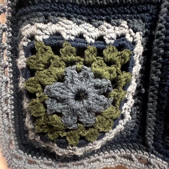 Afghan Handmade USA blues 56" x 8' crochet squares granny vintage - Picture 5 of 7